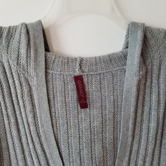 Gitano Gray Hooded Knit Sweater with Kangaroo Pocket Size Medium Lighter Weight - Picture 2 of 16